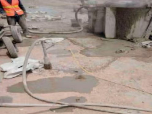 莱阳水泥混凝土路面板底注浆技术 路面脱空注浆整治方案