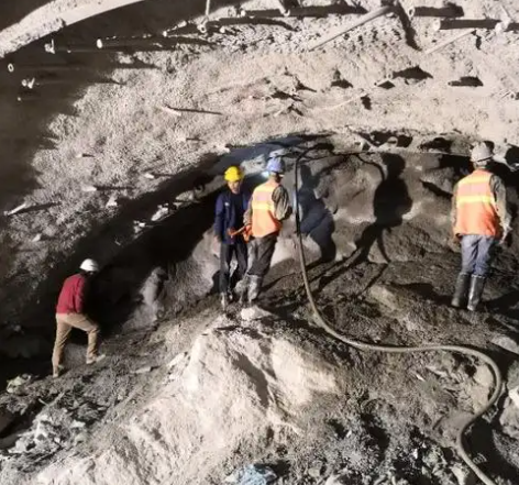 莱阳隧道拱顶带模注浆料，微膨胀注浆料的特点及施工工艺